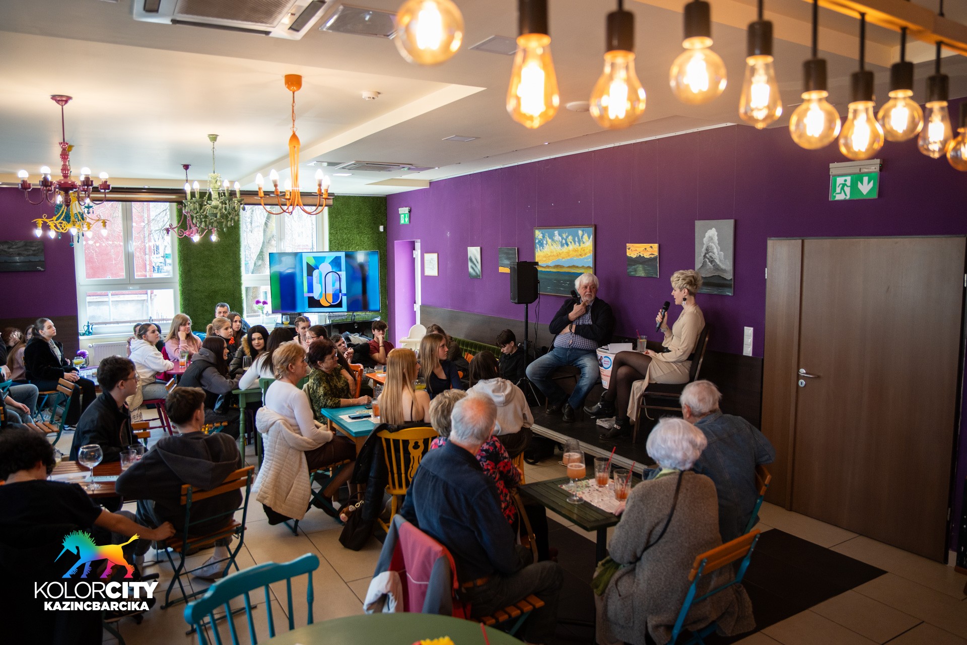 A Barcika Hazavár vendége volt Verebélyi Diána Szentendrén élő és alkotó festőművész